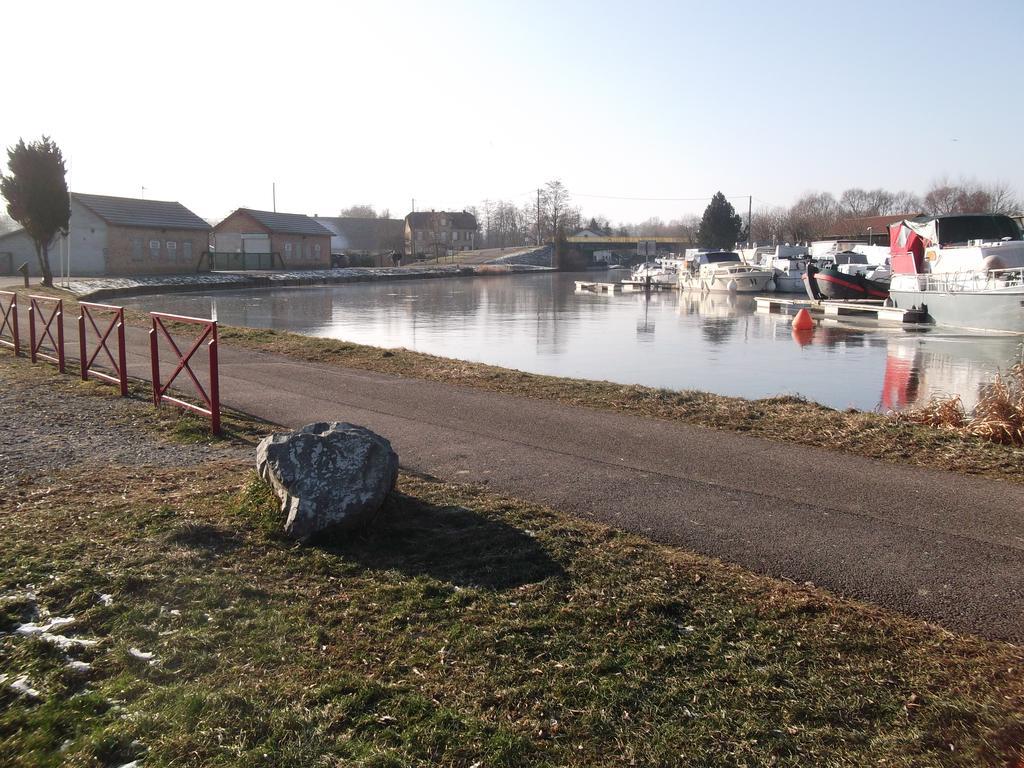 Gite Les Rosiers Traubach-le-Bas Bagian luar foto